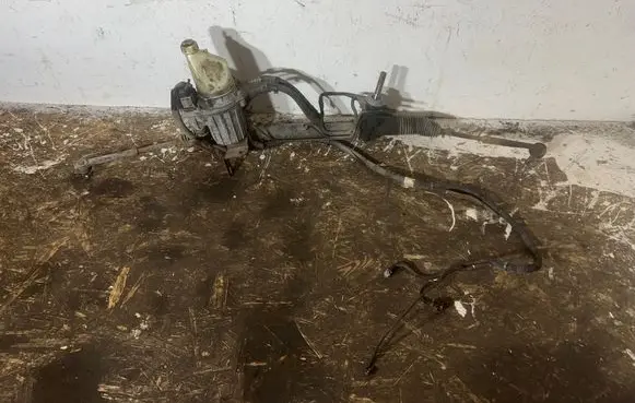 Opel Astra H Steering rack