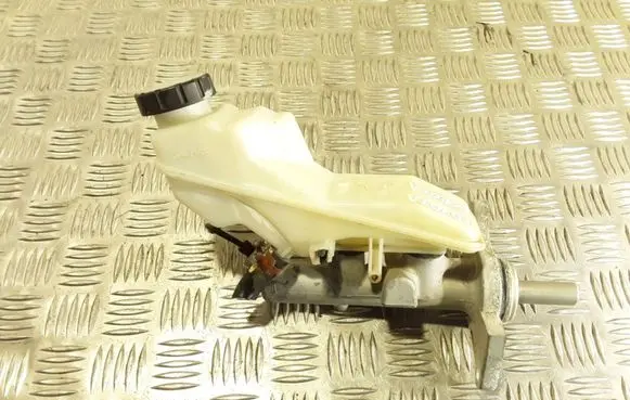 Toyota Corolla E120 E130 Master brake cylinder 744712513