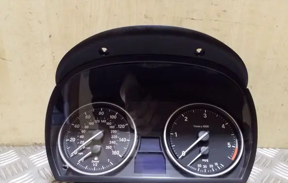 BMW X1 E84 Speedometer (instrument cluster) 9187371 711137801