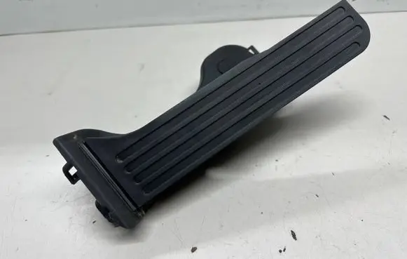 Volkswagen PASSAT B7 Accelerator throttle pedal 1K1723503AP 6PV01103906