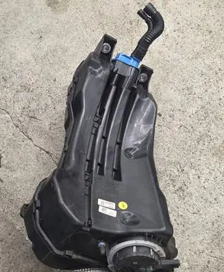 Audi Q7 4M AdBlue liquid reservoir 4M0131878 40770