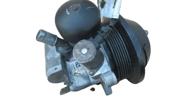 Mercedes-Benz S W221 Power steering pump A0054667001 LH2114511