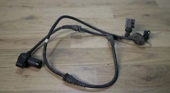 Audi A4 S4 B7 8E 8H ABS brake wheel speed sensor 0265006808