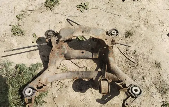 BMW 3 E46 Rear subframe 33316770785