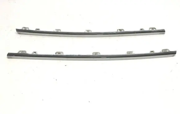 Volkswagen Multivan T6 Front bumper upper radiator grill 7LA853765