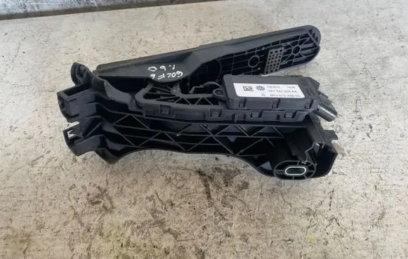 Volkswagen Golf VI Accelerator throttle pedal 1K1721503AA L023510 6PV01049850