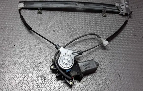 Suzuki Grand Vitara I Front door window regulator with motor 8343065D00