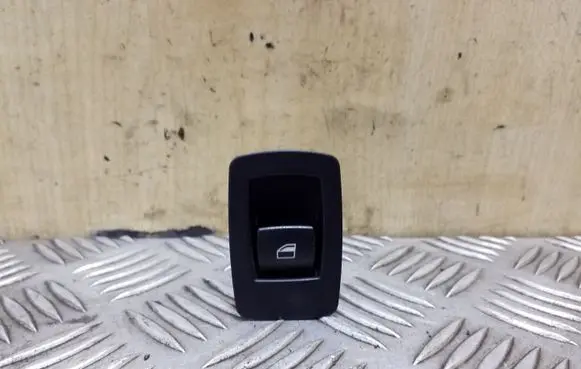BMW X3 E83 Electric window control switch 9113773