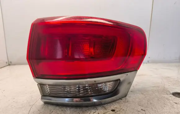 Jeep Grand Cherokee Rear/tail lights P68110000AE