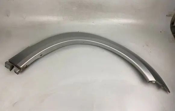 Subaru Outback Front arch trim 