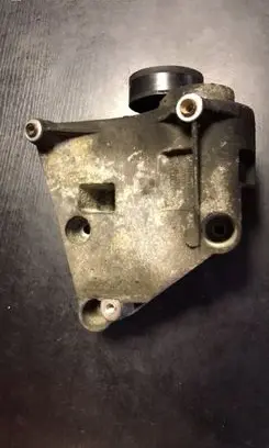 BMW X3 E83 A/C compressor mount bracket 7512556