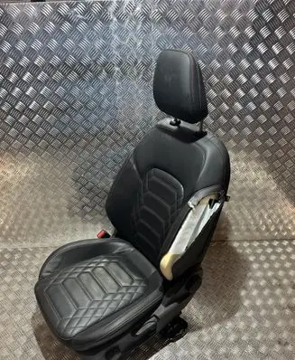 Ford Focus Front driver seat DG21616