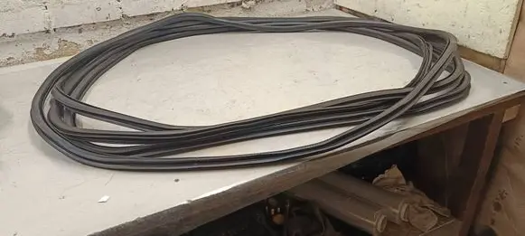 Maserati Grecale Rubber seal front coupe door 