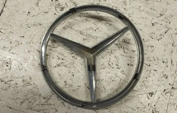 Mercedes-Benz Sprinter W906 Manufacturer badge logo/emblem A9068170016