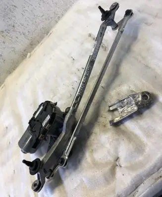 Audi A4 S4 B9 8W Front wiper linkage and motor 8w1955023c
