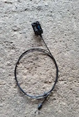 Dodge Durango Engine bonnet/hood lock release cable 68032581AD