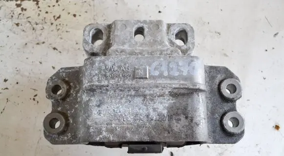 Audi A3 S3 8P Engine mount bracket 1K0199555N