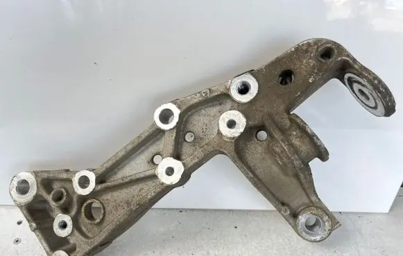 Skoda Octavia Mk2 (1Z) Engine mounting bracket 1K0199295F