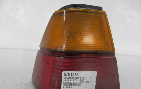 Volkswagen PASSAT Rear/tail lights 321945111T