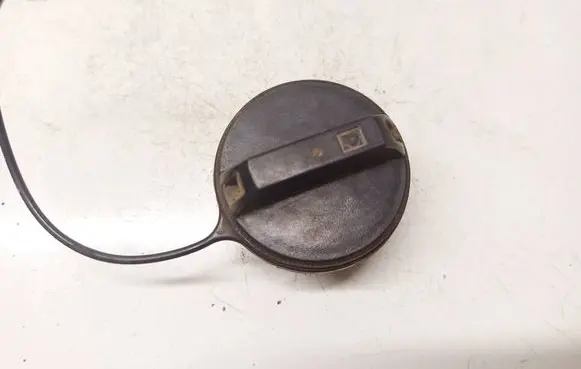 Nissan Primera Fuel tank filler cap 