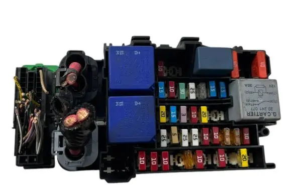 Renault Megane III Fuse module 18013301d