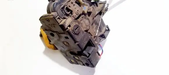 Audi A6 S6 C5 4B Rear door lock 4b0839015b