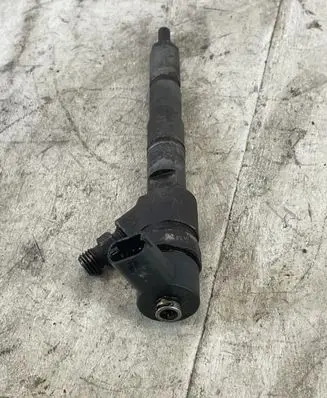 Opel Zafira B Fuel injector 0445110243