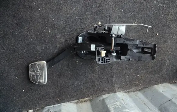 BMW 4 G22 G23 G24 G26 Brake pedal 6874289 SK799817 14145710