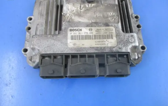 Renault Scenic II - Grand scenic II Engine control unit/module ECU 8200305678