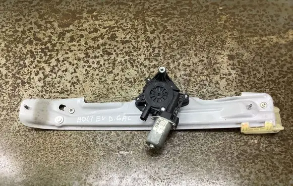Rear door window regulator with motor
