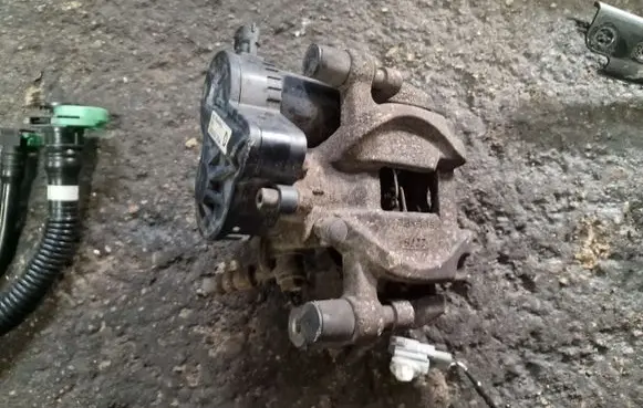 Subaru Legacy Rear brake caliper