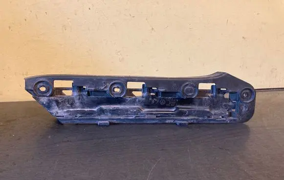 Volkswagen Caddy Front bumper mounting bracket 1T0807935