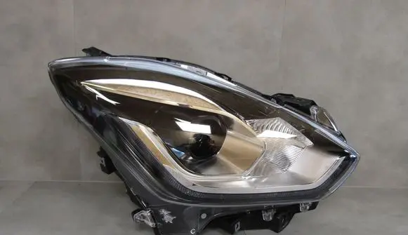 Suzuki Swift III Headlight/headlamp 