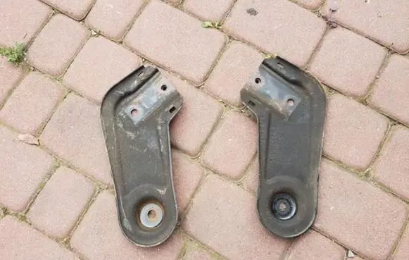 Opel Astra J Engine mounting bracket 21TYS
