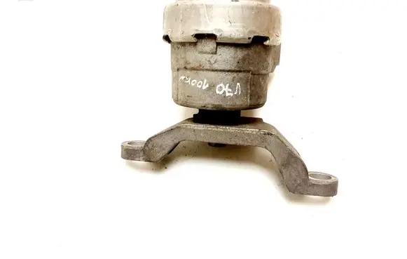 Engine mount bracket