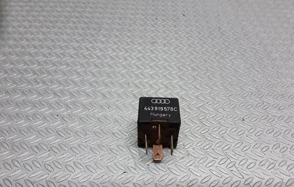 Volkswagen PASSAT B5 Other relay 443919578C