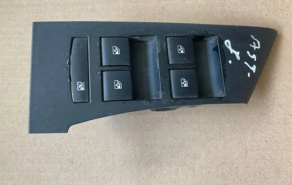 Opel Astra J Electric window control switch 13305011