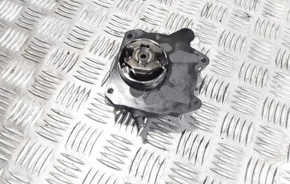 Opel Zafira B Vacuum pump