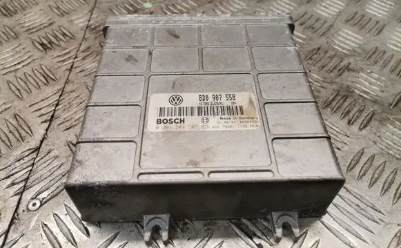 Volkswagen PASSAT B5 Engine control unit/module 8d0907558