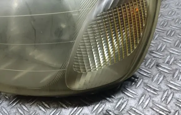Toyota Yaris Headlight/headlamp