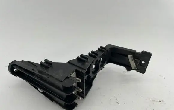 Audi A4 S4 B7 8E 8H Relay mounting block 8E0937503B
