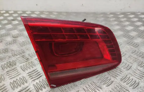 Volkswagen PASSAT B7 Tailgate rear/tail lights