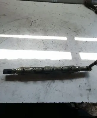 Volvo S60 Fuel main line pipe 8658252 0445215010 8631588
