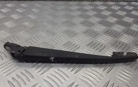 Suzuki Liana Rear wiper blade arm