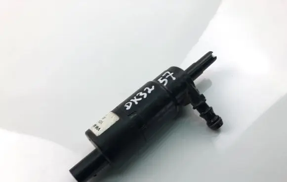Audi A3 S3 8V Windscreen/windshield washer pump 3B7955681
