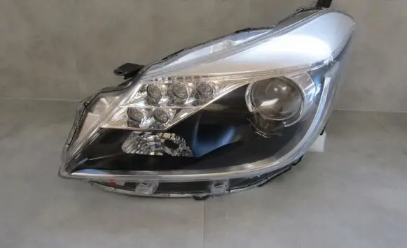 Toyota Yaris Headlight/headlamp