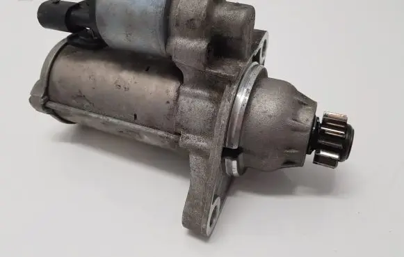 Volkswagen Polo V 6R Starter motor 0AM911023R