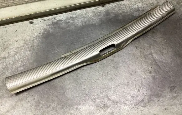 Trunk/boot sill cover protection
