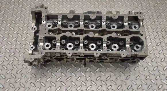 Mercedes-Benz Sprinter W906 Engine head R651016 11252112822