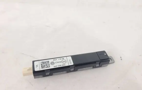 Volkswagen PASSAT B7 Aerial antenna amplifier 3AF035552 15246